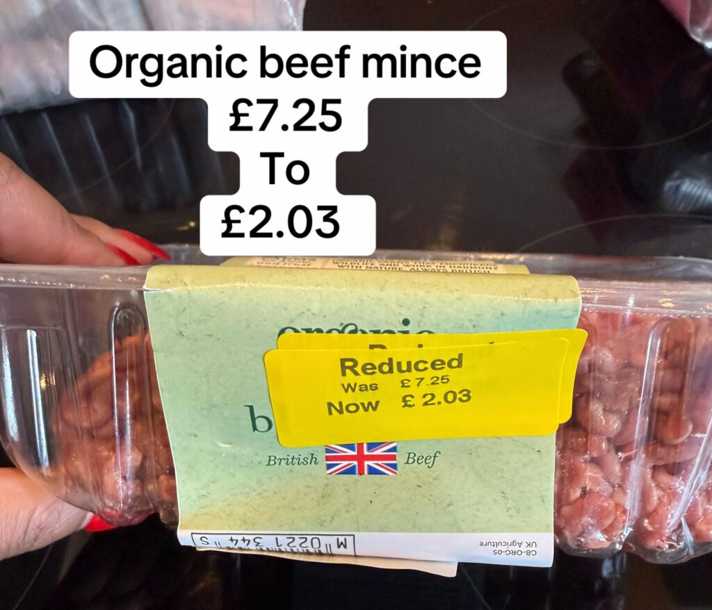 A woman scored an epic M&S yellow sticker haul worth nearly £50 for just £14.77 - including organic beef mince, a whole duck and salmon in cajun sauce.