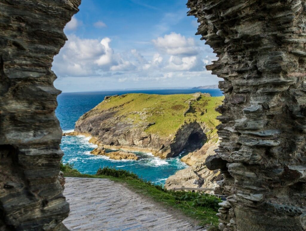 Chattering of extinct Choughs have returned to King Arthur's legendary castle for the first time in 100 years - and the magical reason will leave you stunned.