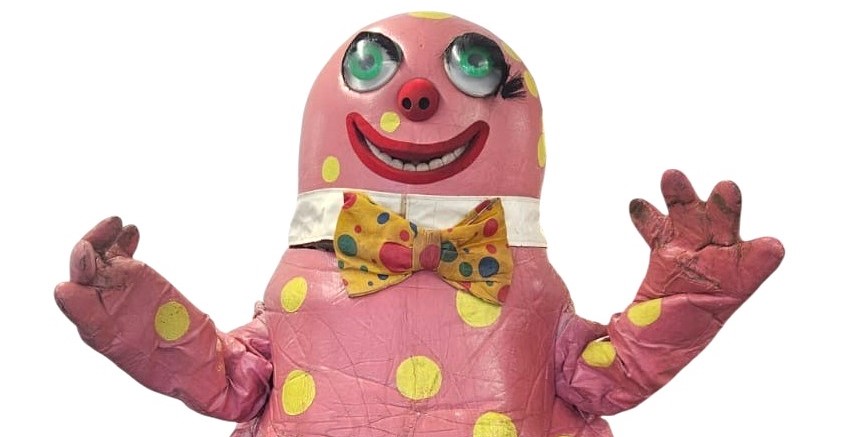 One of just three original Mr Blobby costumes - used for stunts and a helicopter dangle - could fetch up to £5,000 at a Bristol auction this month.
