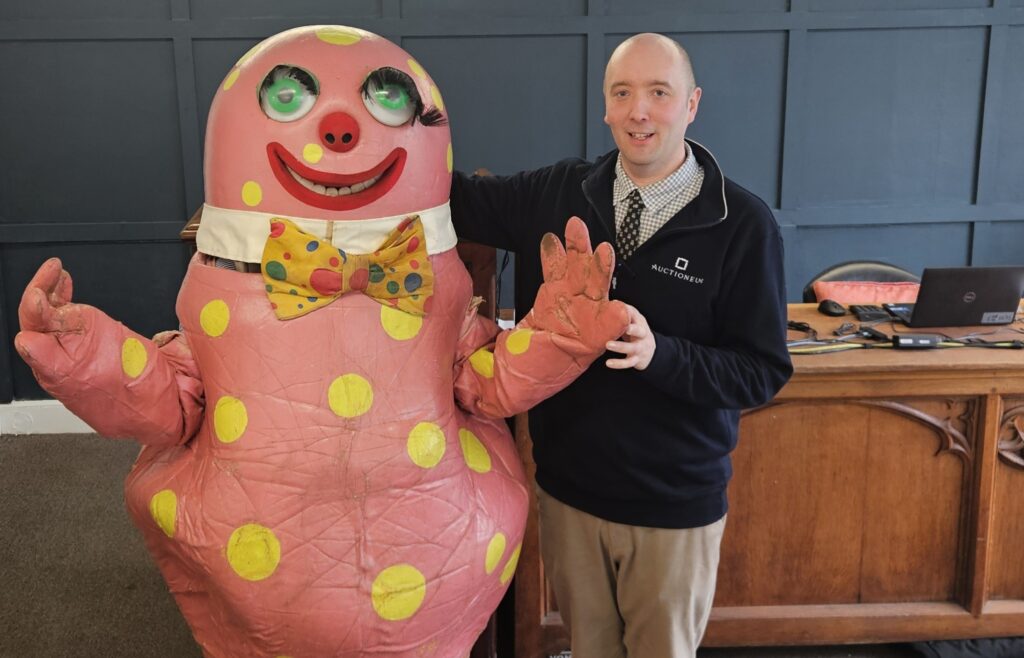 One of just three original Mr Blobby costumes - used for stunts and a helicopter dangle - could fetch up to £5,000 at a Bristol auction this month.