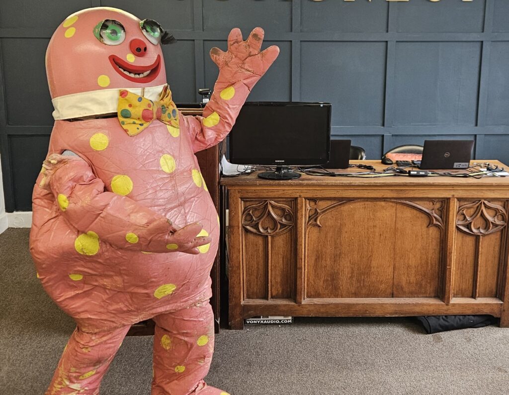 One of just three original Mr Blobby costumes - used for stunts and a helicopter dangle - could fetch up to £5,000 at a Bristol auction this month.
