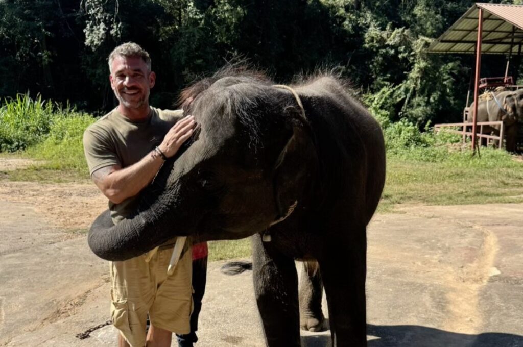 A 45-year-old British builder who quit his Portsmouth job is now sipping £2 pints on a beach in Thailand as a TikTok creator - spending £800 a month instead of £3,000.