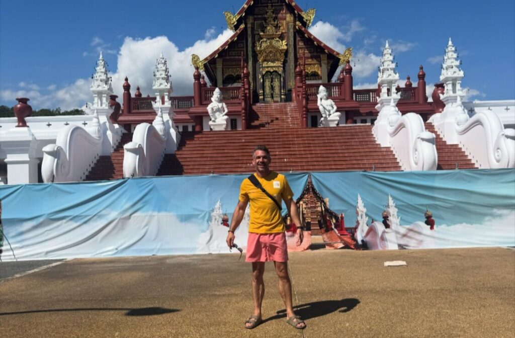 A 45-year-old British builder who quit his Portsmouth job is now sipping £2 pints on a beach in Thailand as a TikTok creator - spending £800 a month instead of £3,000.