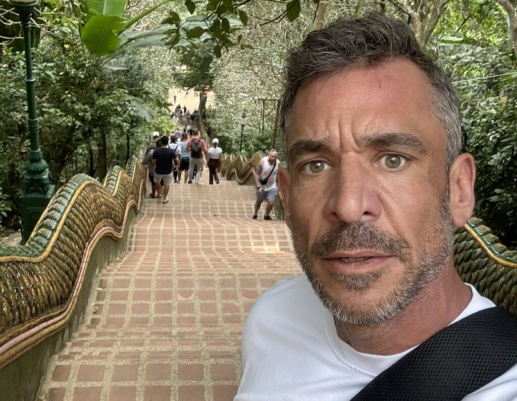 A 45-year-old British builder who quit his Portsmouth job is now sipping £2 pints on a beach in Thailand as a TikTok creator - spending £800 a month instead of £3,000.