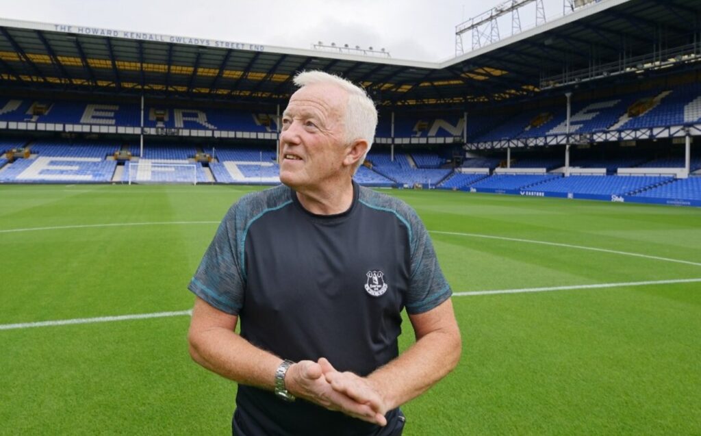 Everton's longest-serving groundsman Bob Lennon has retired after 40 years tending the club's pitches - working under 19 managers and caring for millions of blades of grass.