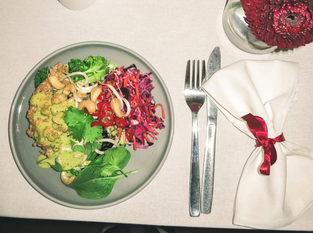 Holy Greens is launching in the UK with its first London restaurant at Canary Wharf. Discover the Swedish healthy food chain's expansion plans and opening details.