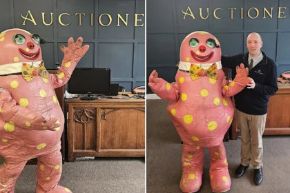 One of just three original Mr Blobby costumes - used for stunts and a helicopter dangle - could fetch up to £5,000 at a Bristol auction this month.