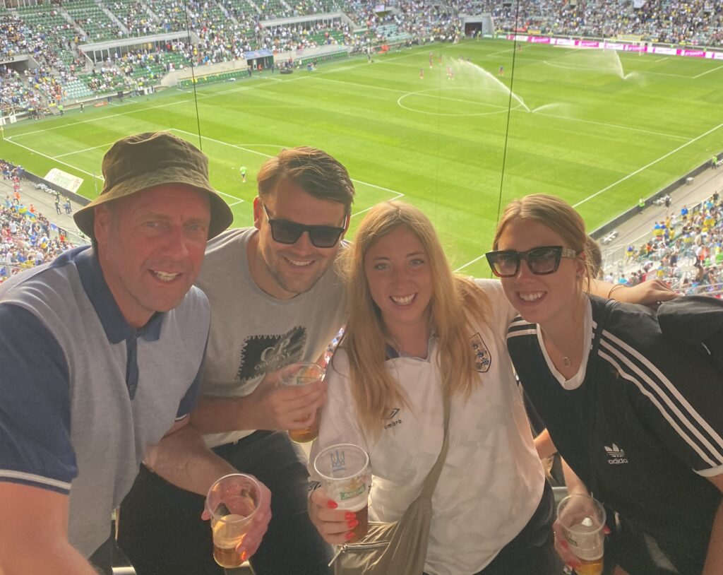 A savvy England fan is following the Three Lions across America for the World Cup for just £3,100 - with a credit card points hack cutting her return flights to only £150.
