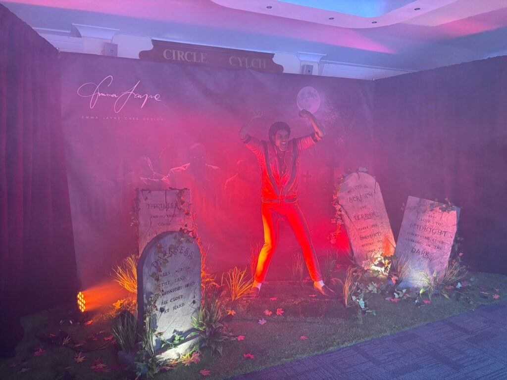 Aberdare baker Emma Jayne spent nearly three weeks crafting a life-sized Michael Jackson sculpture made entirely from cake to mark a cinema screening of the film Michael.