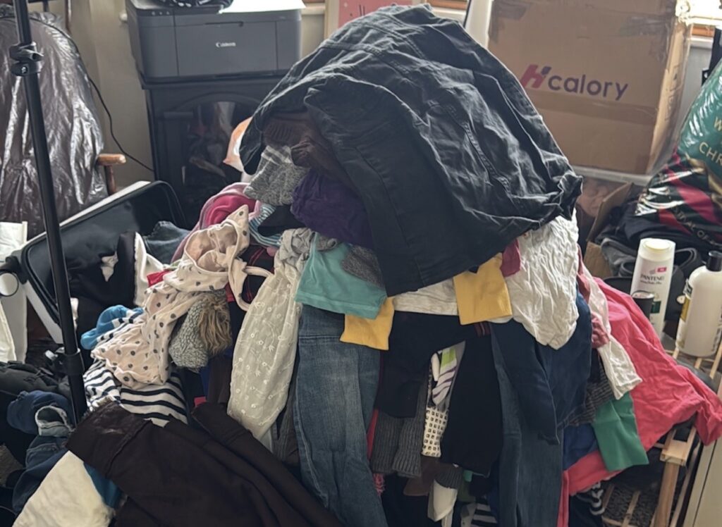 A student who flogged a 30p vintage Jane Norman dress for £50 now rakes in up to £2,500 a month reselling clothes in part-time hours - after a £40 bundle changed everything.