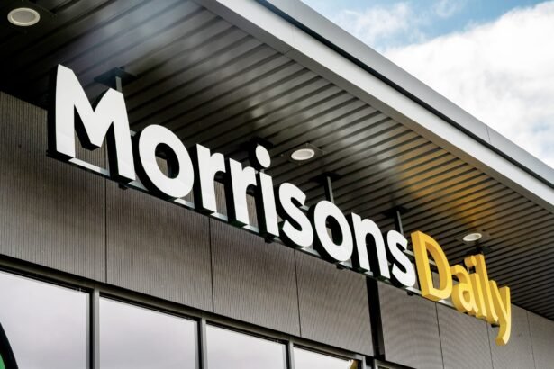 Morrisons expands Snappy Shopper delivery to 300 more Daily stores across England and Wales. Free delivery on orders over £35. Full rollout by August.