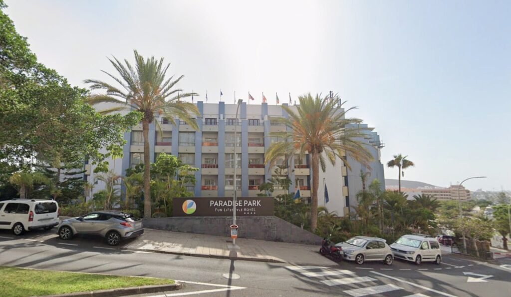 Holidaymaker watched in horror as parents sent speedy kids sprinting across the pool to grab the best sunbeds in a 'life or death' scramble at a four-star Tenerife hotel.