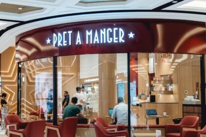 Pret A Manger is expanding onto the UK's motorway network with two new service station shops - creating around 15 jobs as part of a £300m investment by operator Roadchef.