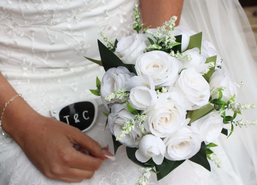 Savvy bride pulls off her dream wedding for just £1,700