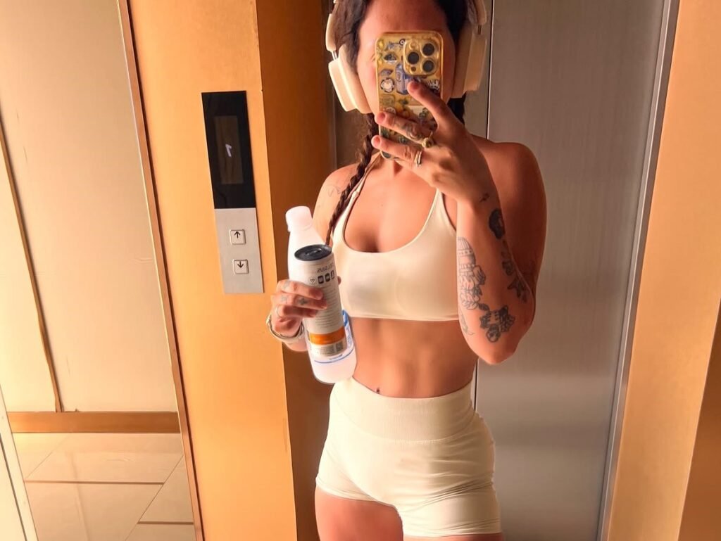 Woman who thought she would never have abs due to genetics went from a size 14 to XS with a ripped six-pack - and insists the secret is not in the gym but the kitchen.