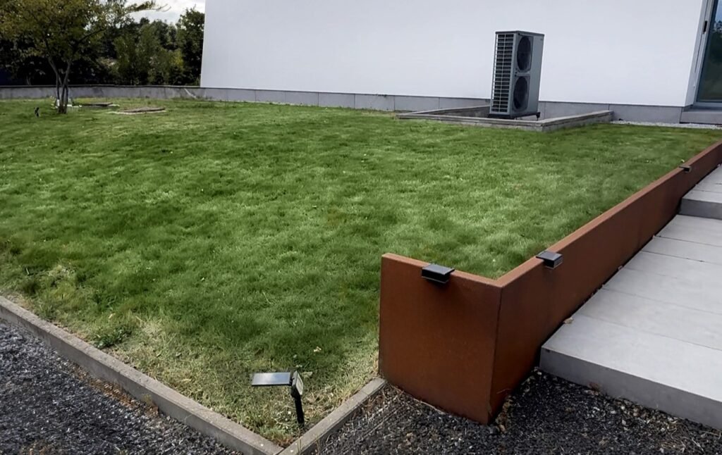 Homeowner reveals a cheap seaweed hack that turns drought-hit brown lawns instantly lush green in seconds - without repeatedly soaking them with water amid hosepipe bans.