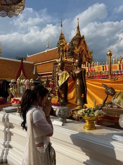 A woman quit her three UK jobs and 15-hour days for Thailand, where a luxury apartment with a pool costs her just £550 a month and coffee is £1.