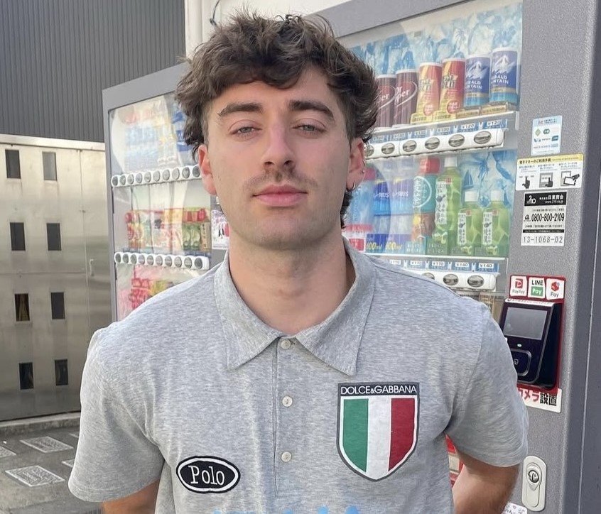 An influencer left his Land Rover Defender for 10 minutes in a nice part of London - and returned to a smashed window and a £2,000 laptop gone.