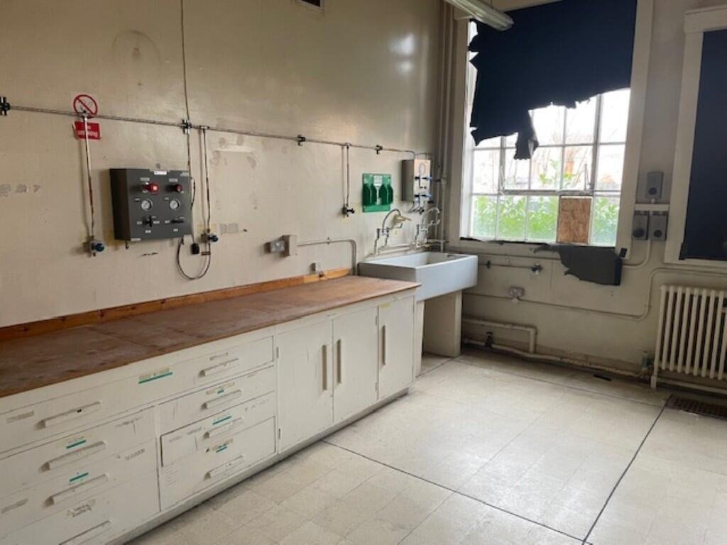 A Grade II* listed Farnborough building with a centrifuge that blasted RAF pilots with 9G and tested Britain's first astronaut Helen Sharman is up for sale for £750,000.