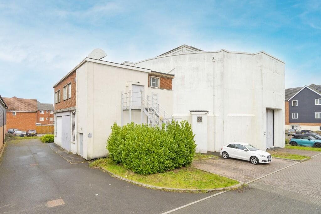 A Grade II* listed Farnborough building with a centrifuge that blasted RAF pilots with 9G and tested Britain's first astronaut Helen Sharman is up for sale for £750,000.