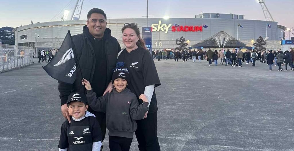 A stay-at-home mum is turning just £2 a week into an £8,000 nest egg for each of her three kids - saying the tiny sum is "cheaper than a pie."