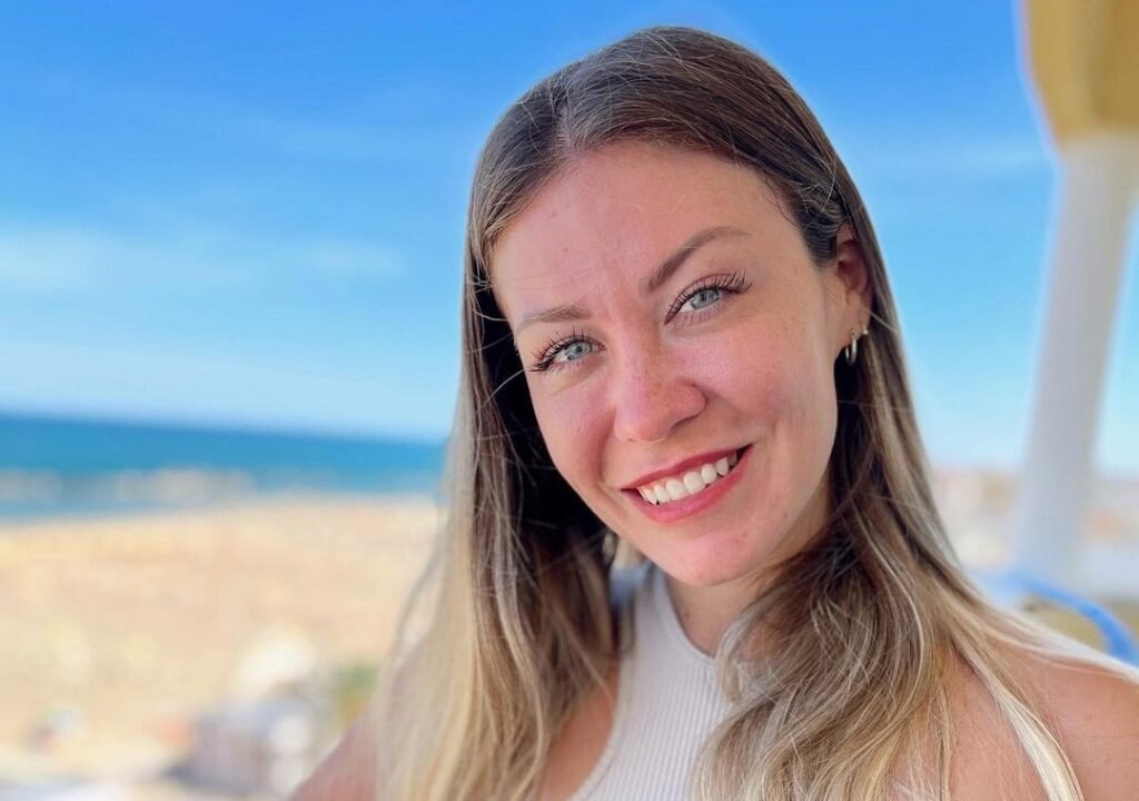 Flight attendant Barbara Bacilieri reveals why travellers should place suitcases in hotel bathtubs and leave shoes on safes - practical travel hacks to avoid bed bugs and forgotten valuables.