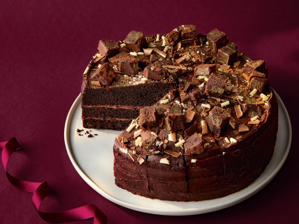Costa Coffee has unveiled its 2026 Christmas menu, featuring a host of new festive drinks, food and sweet treats. Among the biggest additions is the Golden Hazel Latte.