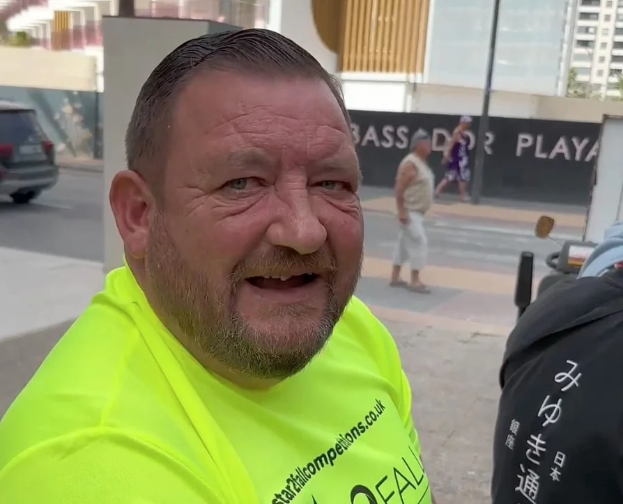 Brits avoid roaming charges by using £5 walkie-talkies between bars on holiday - a genius hack for their ten-day trip to Spain that saves money.