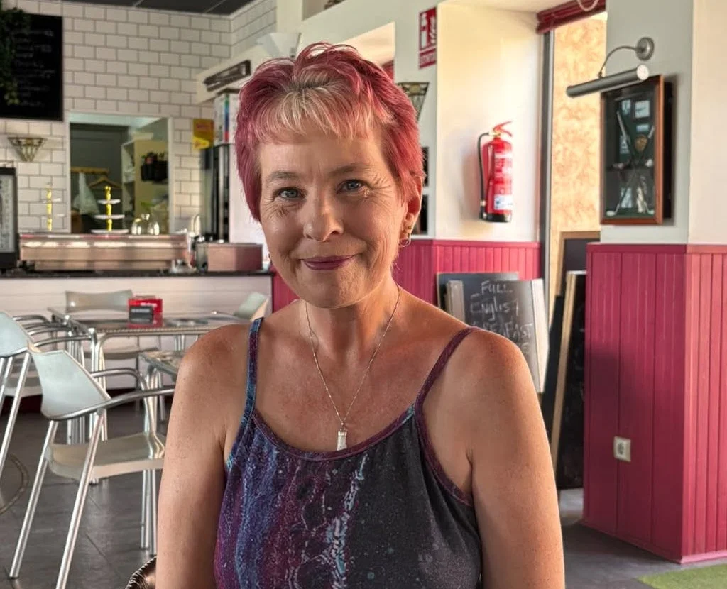 A woman who used to sell houses that wouldn’t shift within days has revealed her secret skill which she’s turned into a full-time business.