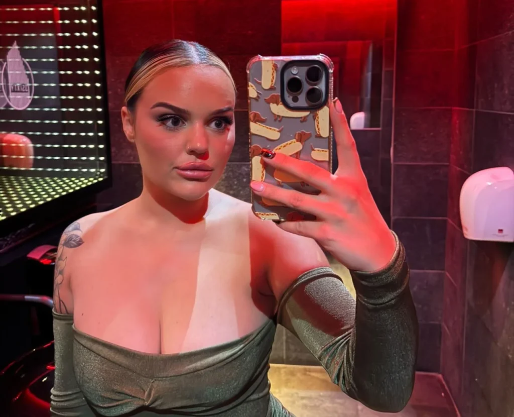 Woman wakes up with a rare Geordie accent after migraine and says she never wants her original voice back three years later - shocking transformation.