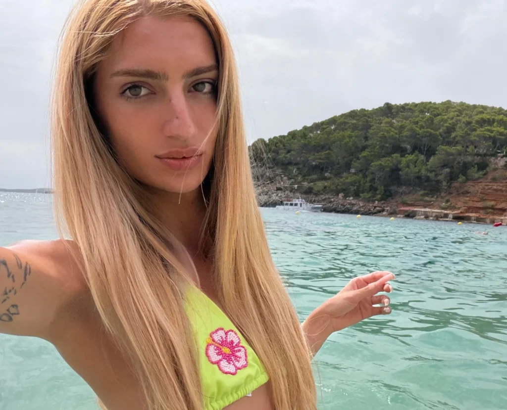 Influencer with 150,000 followers mocked for exchanging euros to dollars for Ibiza trip - unaware the Spanish island uses euros, not dollars.