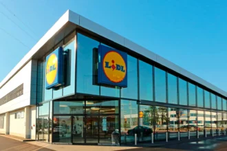 Lidl is offering primary school teachers £100 vouchers to help children discover and taste fresh food. The supermarket is making 1,500 digital gift cards available to.