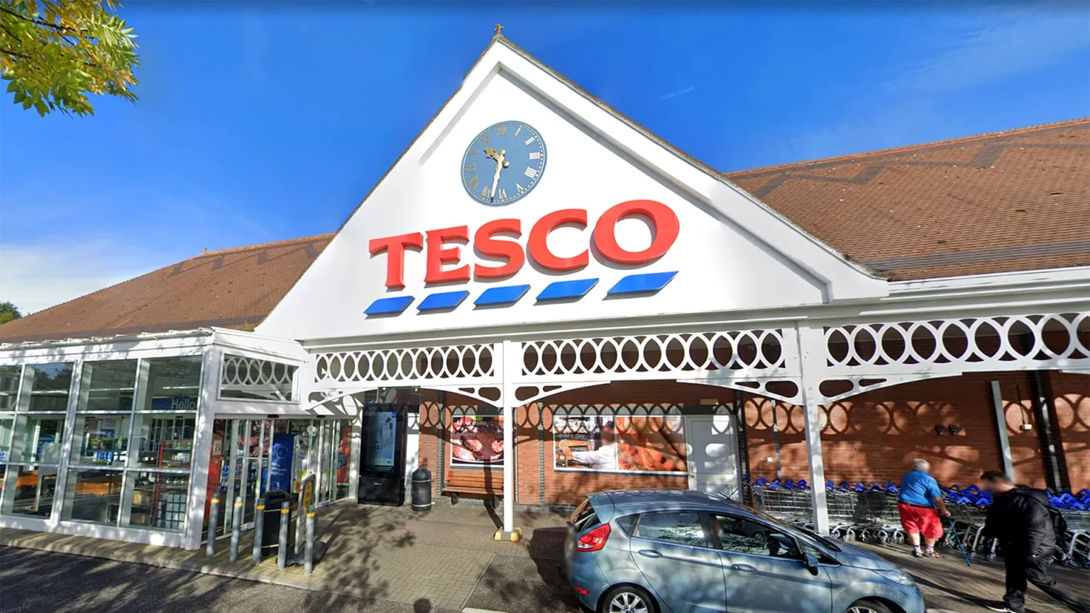 Tesco has launched a new range of ready meals containing fewer than 400 calories each, with five dishes designed to pack in protein, fibre and essential nutrients.